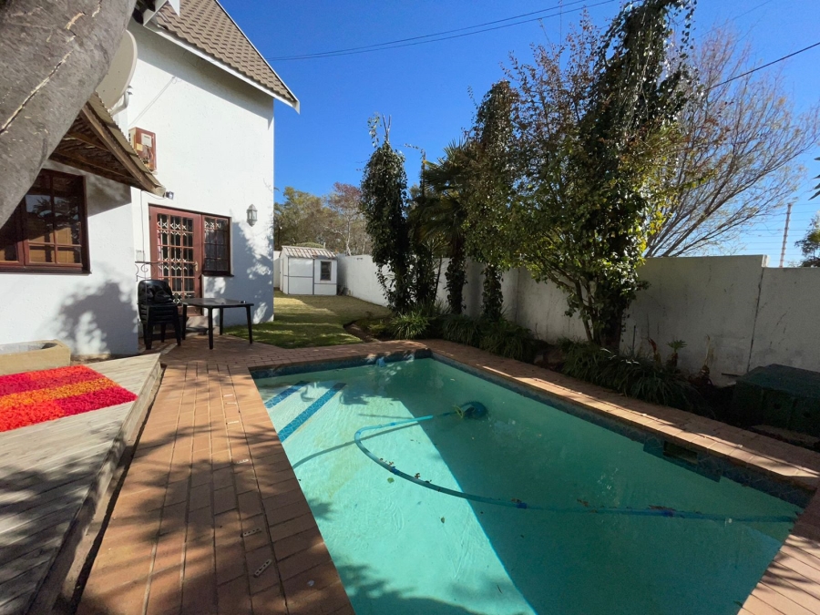 To Let 3 Bedroom Property for Rent in Barbeque Downs Gauteng