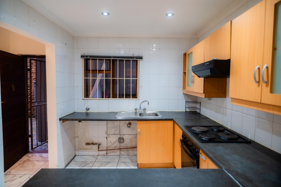 2 Bedroom Property for Sale in Bassonia Gauteng
