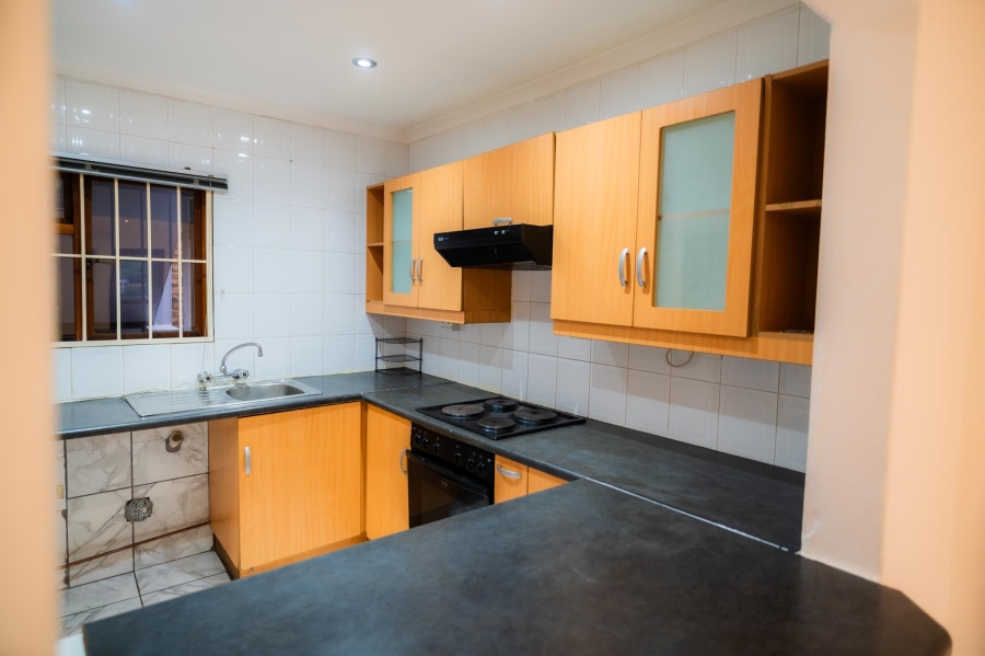 2 Bedroom Property for Sale in Bassonia Gauteng
