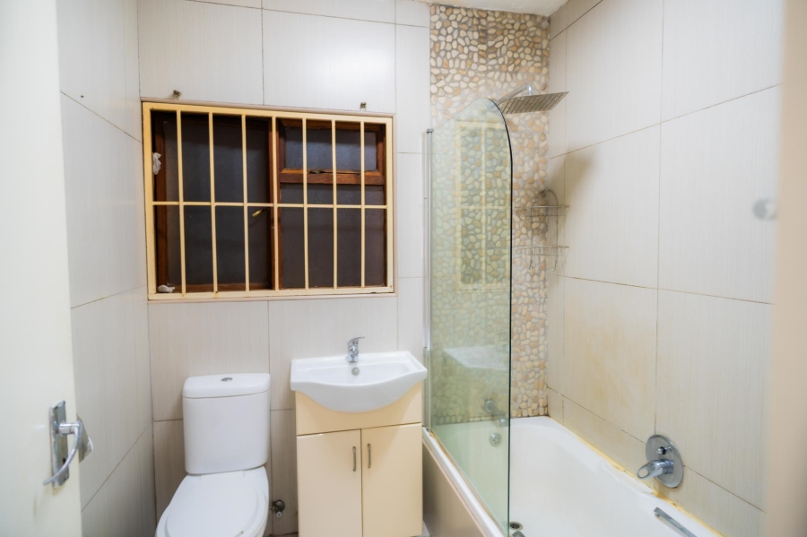 2 Bedroom Property for Sale in Bassonia Gauteng