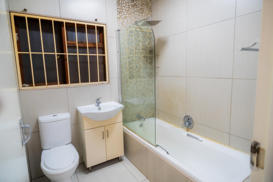 2 Bedroom Property for Sale in Bassonia Gauteng