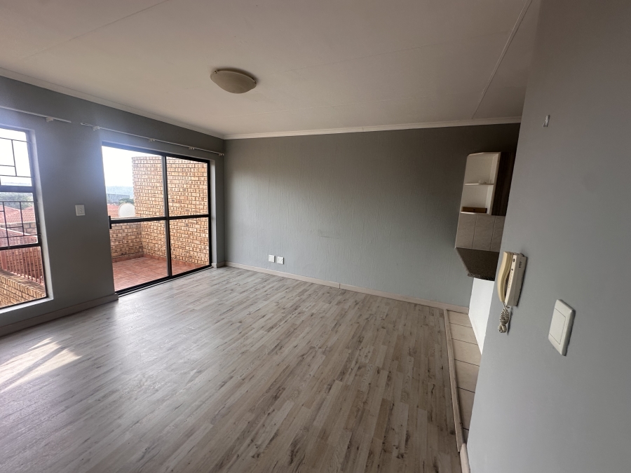 To Let 2 Bedroom Property for Rent in Amorosa Gauteng