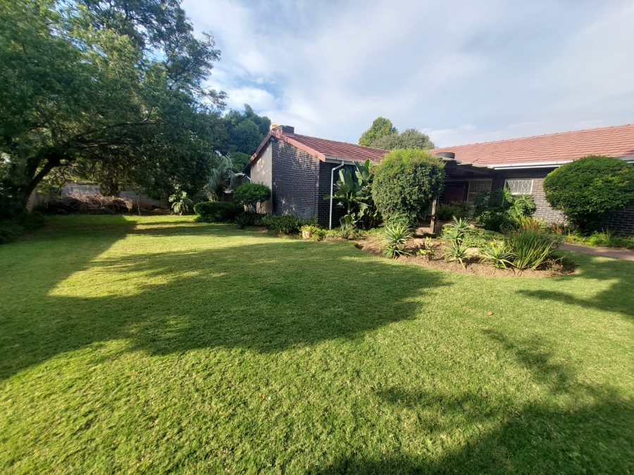 4 Bedroom Property for Sale in Parkhill Gardens Gauteng
