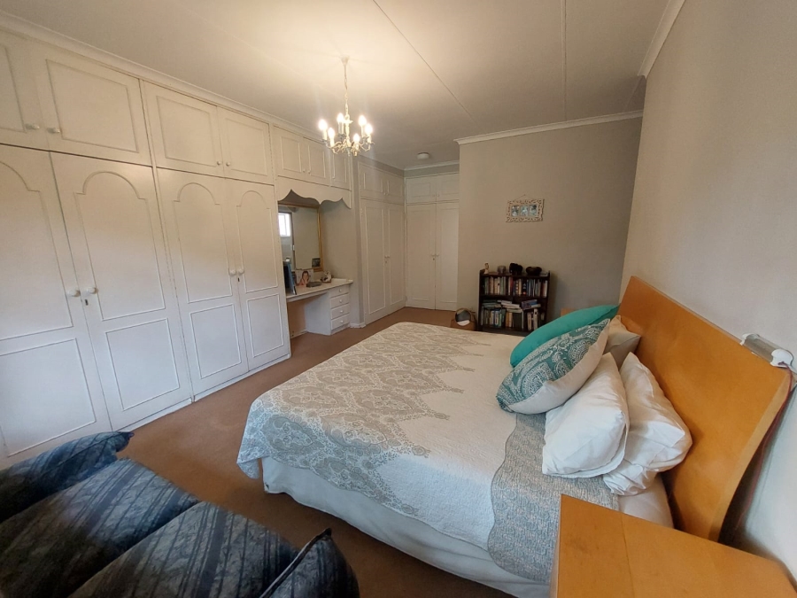 4 Bedroom Property for Sale in Parkhill Gardens Gauteng