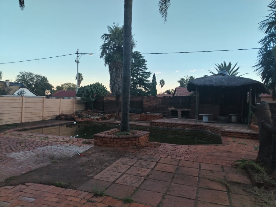3 Bedroom Property for Sale in Dersley Gauteng