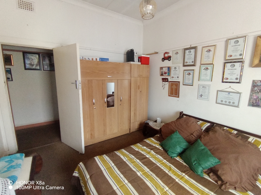 5 Bedroom Property for Sale in Malvern Gauteng