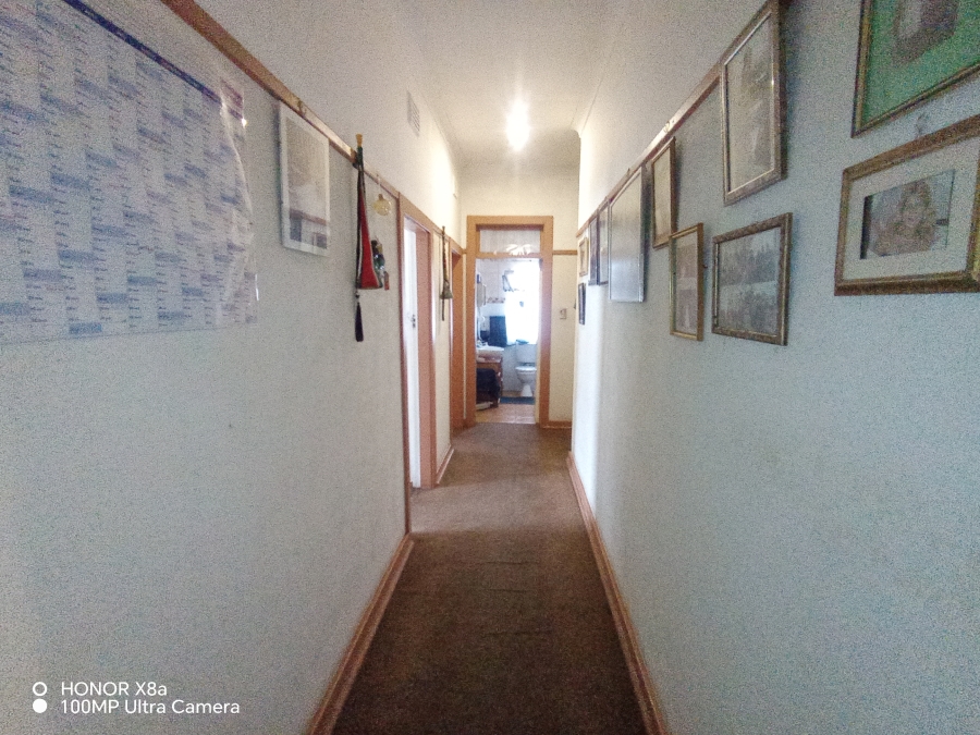 5 Bedroom Property for Sale in Malvern Gauteng