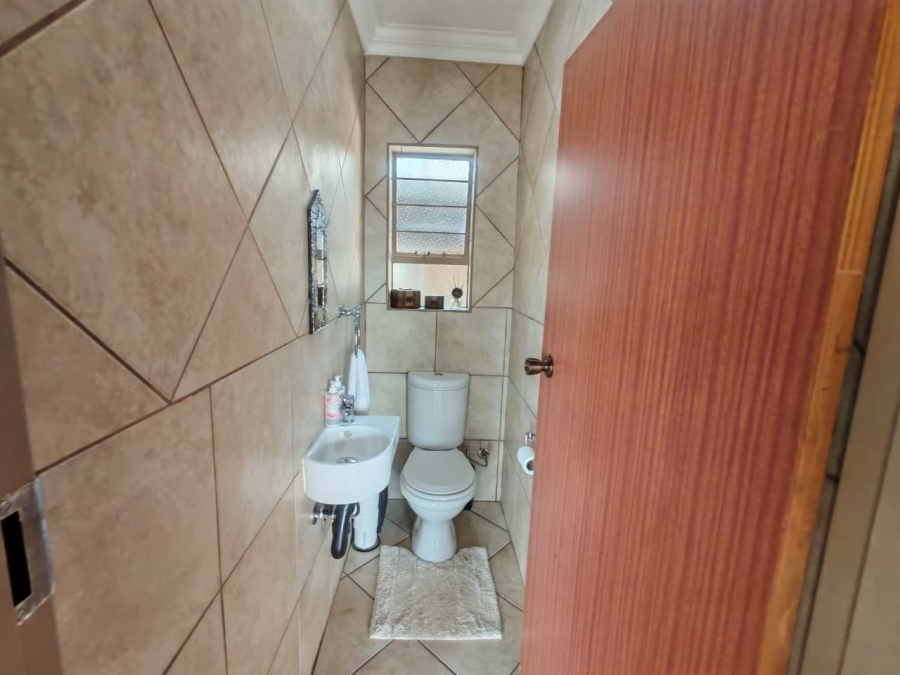 3 Bedroom Property for Sale in Rant En Dal Gauteng