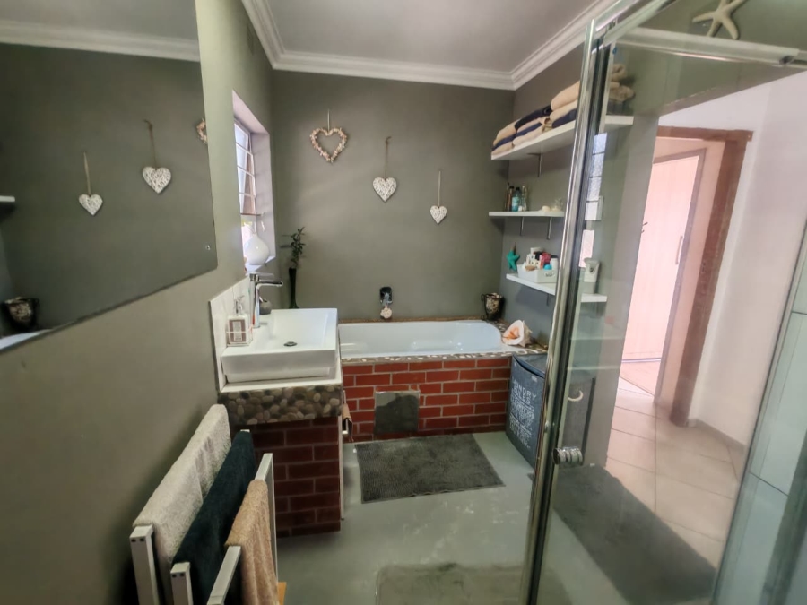 3 Bedroom Property for Sale in Rant En Dal Gauteng