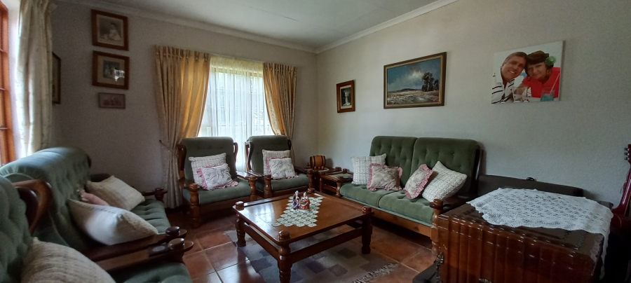 5 Bedroom Property for Sale in Fairlead Gauteng