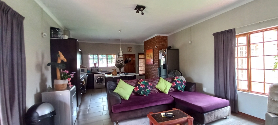 5 Bedroom Property for Sale in Fairlead Gauteng