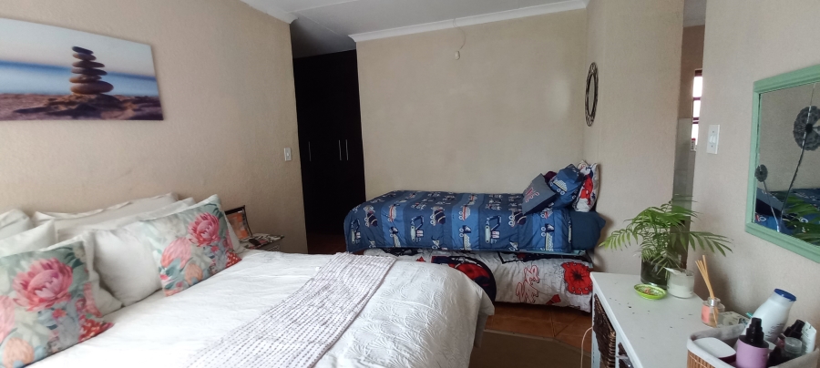 5 Bedroom Property for Sale in Fairlead Gauteng