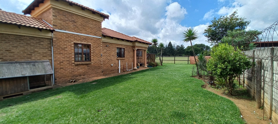 5 Bedroom Property for Sale in Fairlead Gauteng