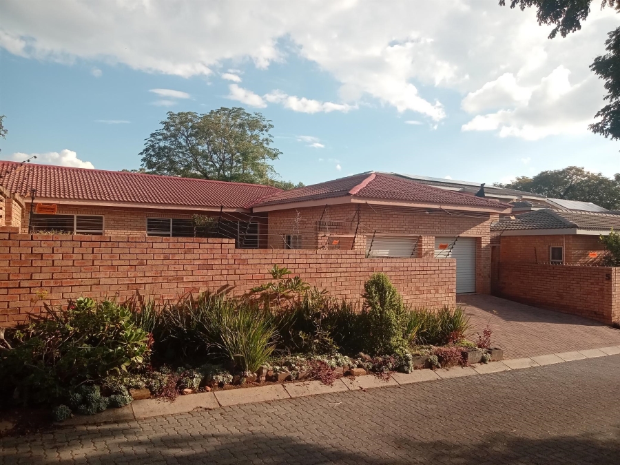 3 Bedroom Property for Sale in Ferndale Gauteng