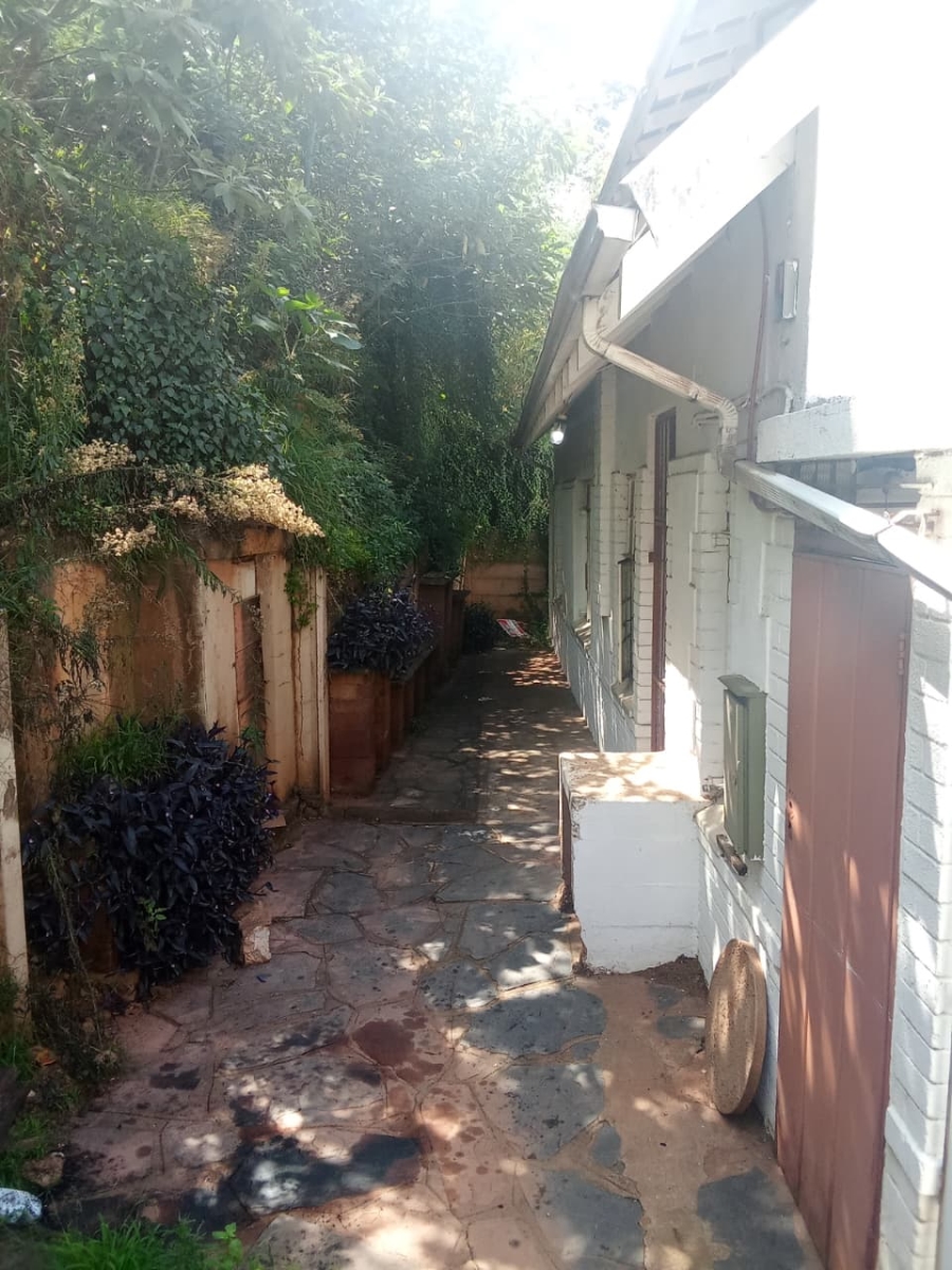 5 Bedroom Property for Sale in Bezuidenhout Valley Gauteng