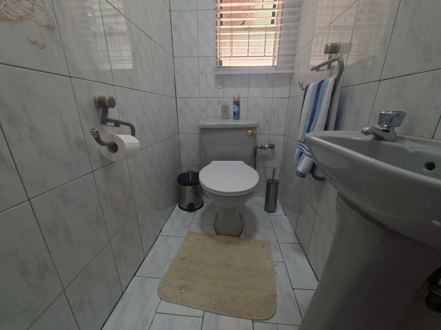 4 Bedroom Property for Sale in Waldrift Gauteng