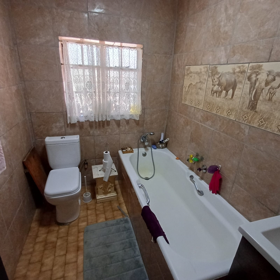 4 Bedroom Property for Sale in Schoongezicht Gauteng