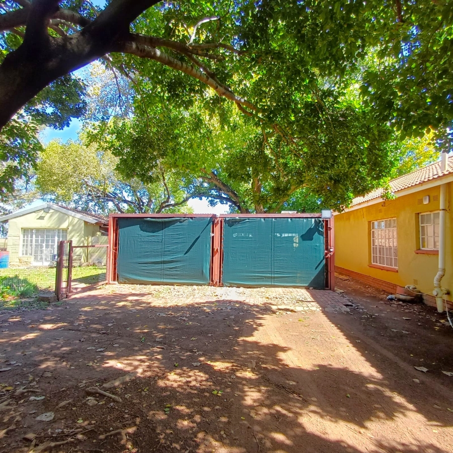 4 Bedroom Property for Sale in Schoongezicht Gauteng