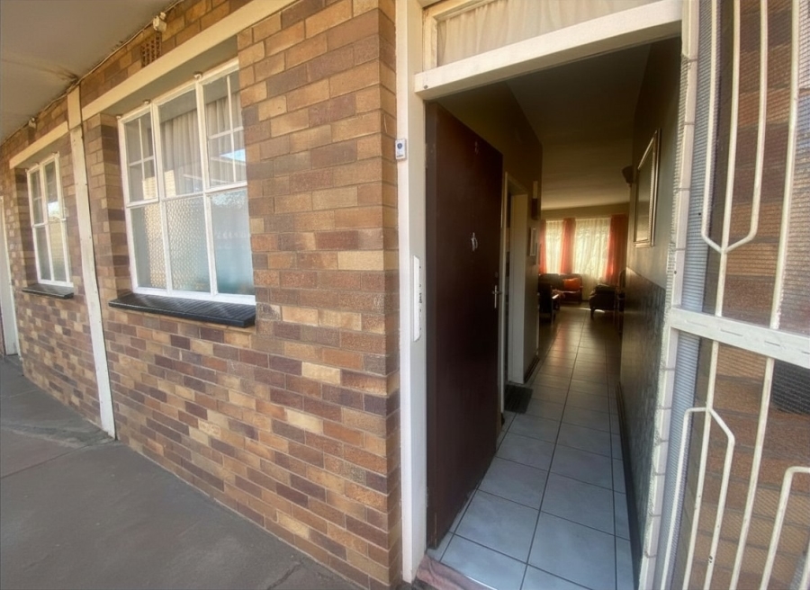 2 Bedroom Property for Sale in Vanderbijlpark CW 3 Gauteng