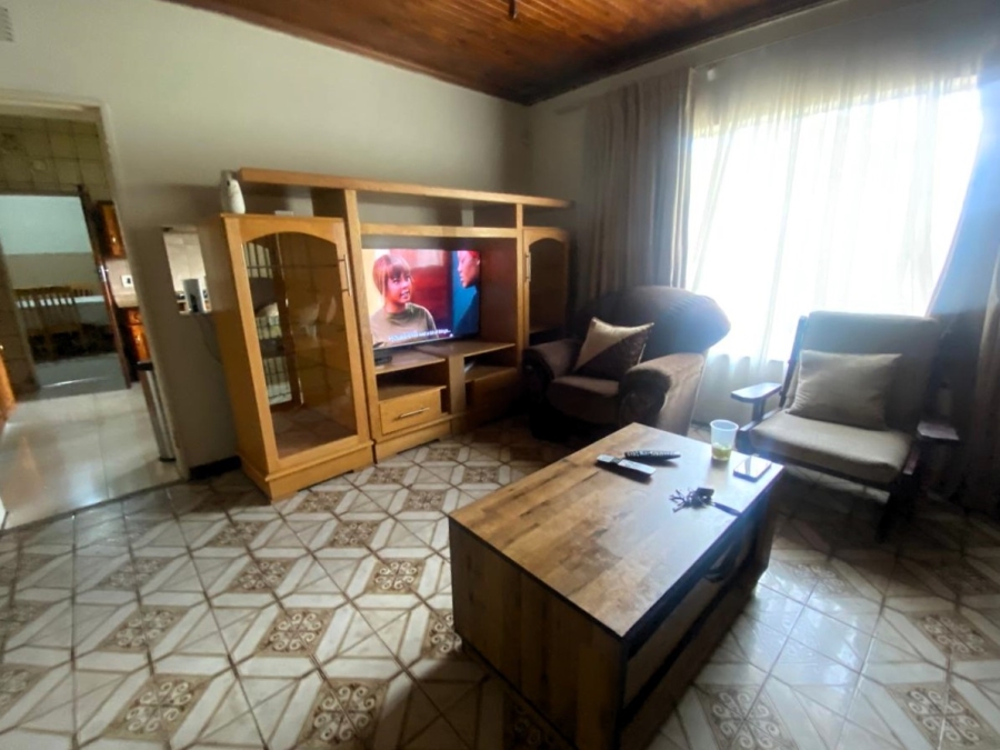 8 Bedroom Property for Sale in Bedworth Park Gauteng