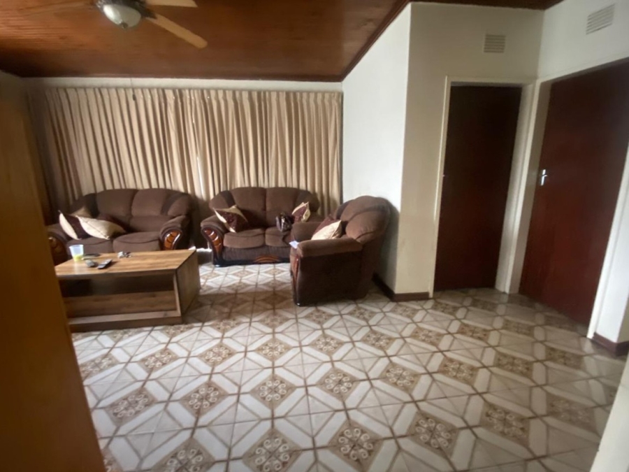 8 Bedroom Property for Sale in Bedworth Park Gauteng