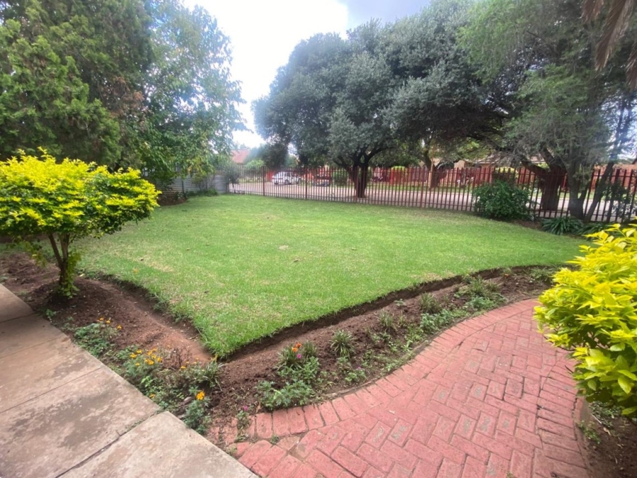 8 Bedroom Property for Sale in Bedworth Park Gauteng