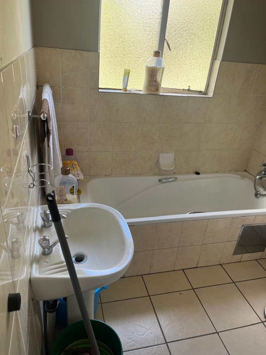 2 Bedroom Property for Sale in Ormonde Gauteng