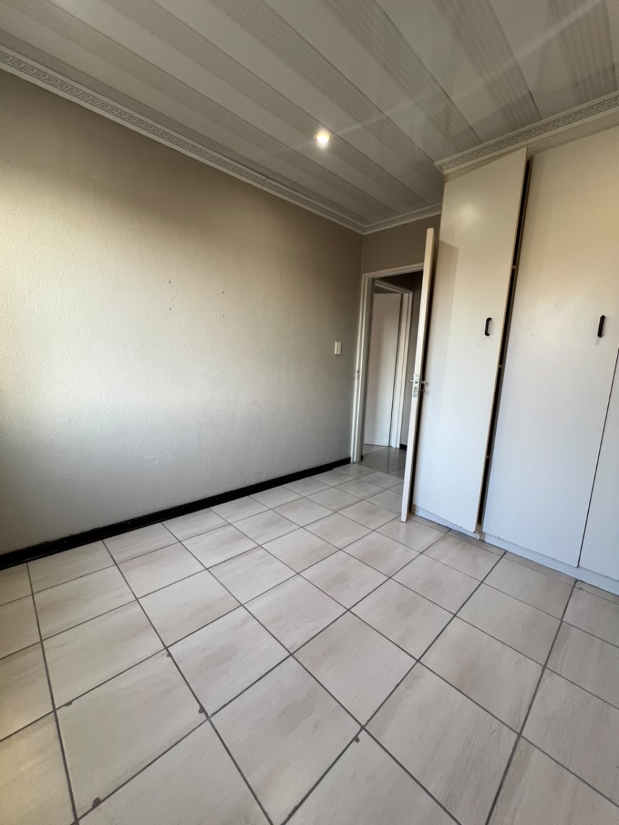 To Let 2 Bedroom Property for Rent in Ormonde Gauteng