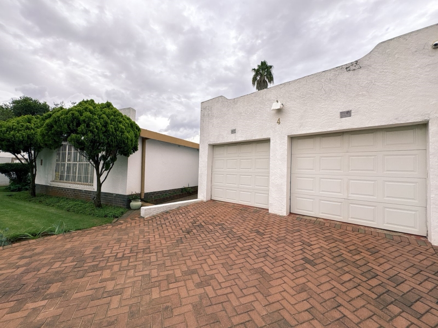 3 Bedroom Property for Sale in Kenleaf Gauteng
