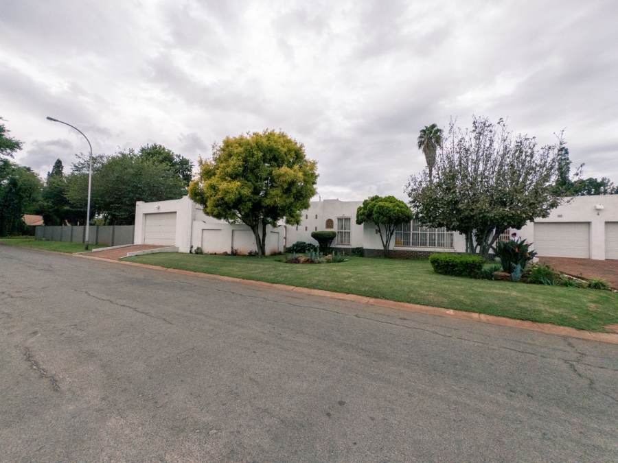 3 Bedroom Property for Sale in Kenleaf Gauteng