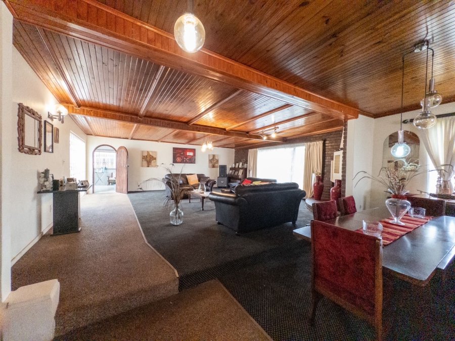 3 Bedroom Property for Sale in Kenleaf Gauteng
