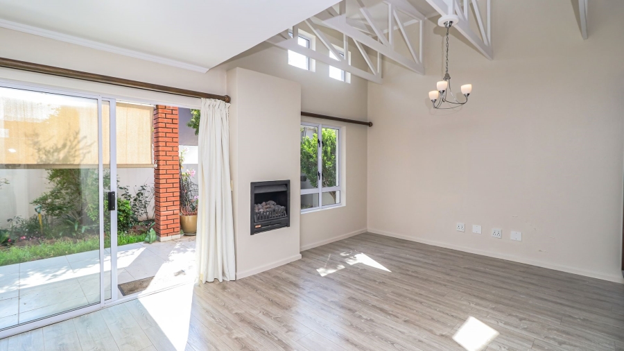 2 Bedroom Property for Sale in Broadacres Gauteng