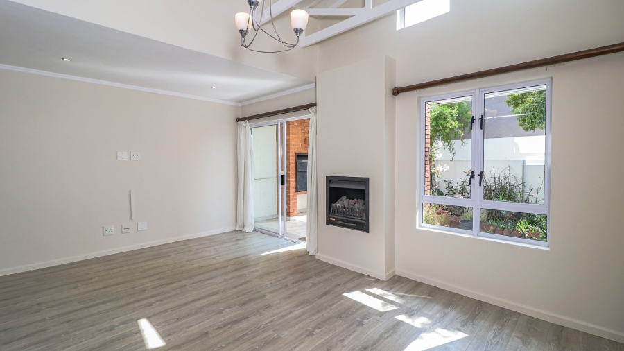2 Bedroom Property for Sale in Broadacres Gauteng