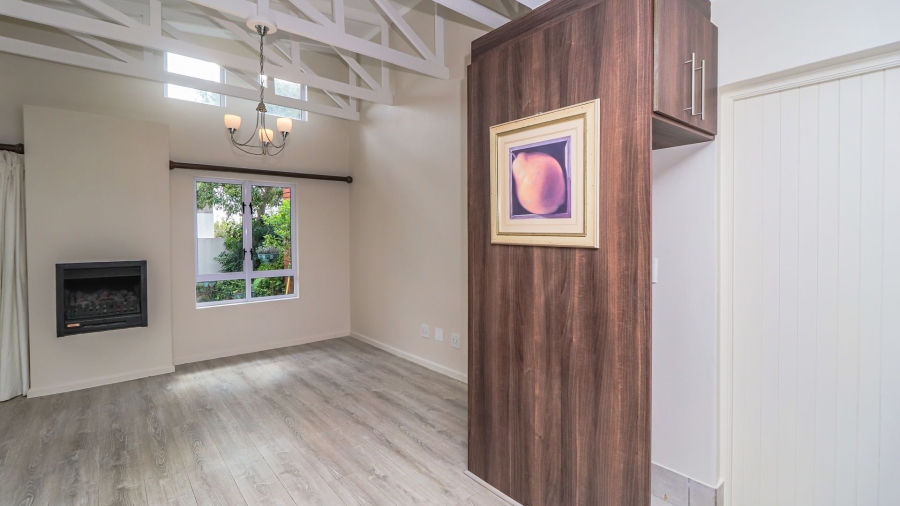 2 Bedroom Property for Sale in Broadacres Gauteng