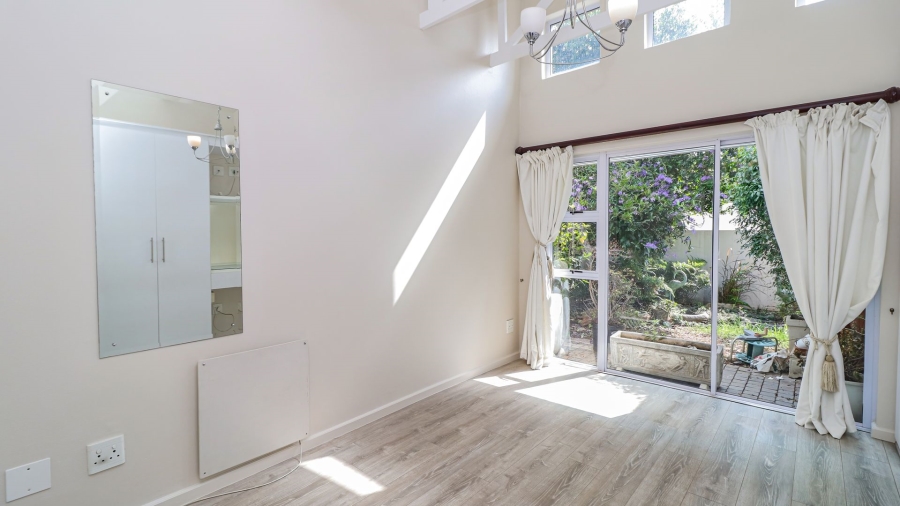 2 Bedroom Property for Sale in Broadacres Gauteng