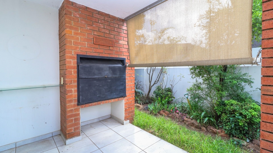 2 Bedroom Property for Sale in Broadacres Gauteng