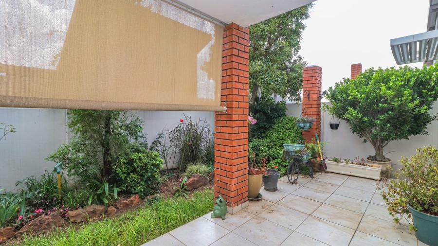 2 Bedroom Property for Sale in Broadacres Gauteng