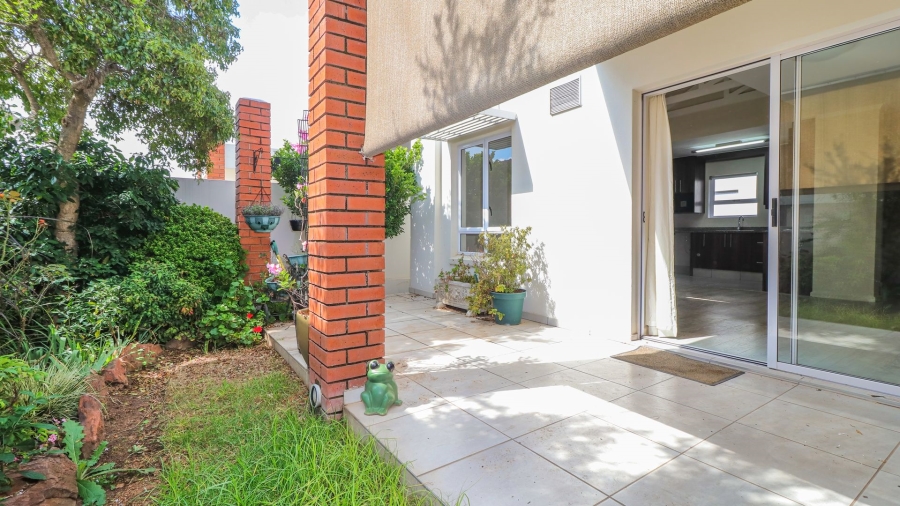 2 Bedroom Property for Sale in Broadacres Gauteng