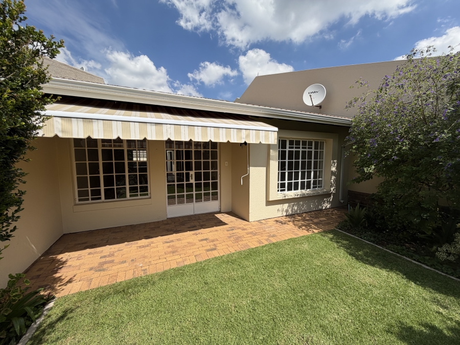 2 Bedroom Property for Sale in Magaliessig Gauteng