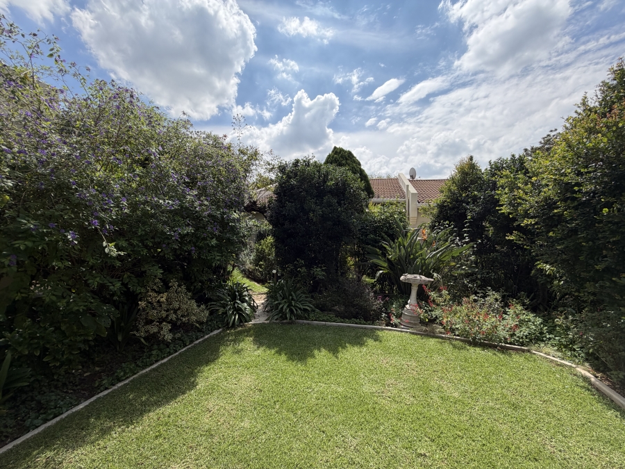 2 Bedroom Property for Sale in Magaliessig Gauteng
