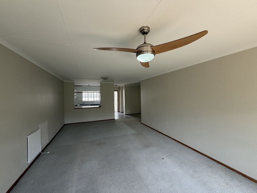2 Bedroom Property for Sale in Magaliessig Gauteng