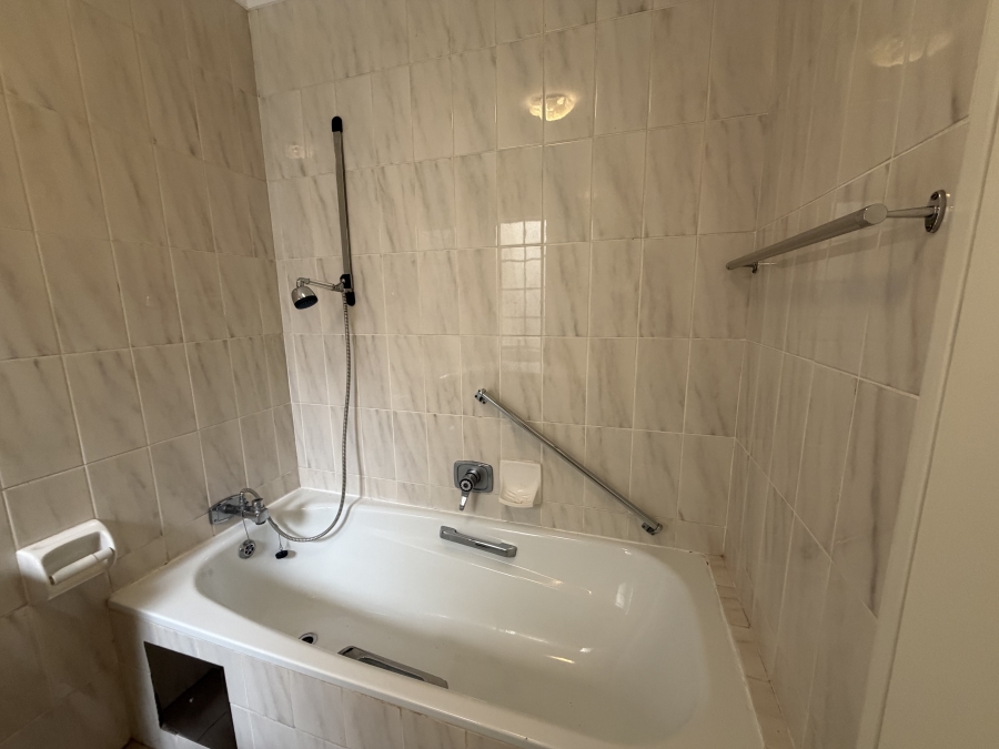 2 Bedroom Property for Sale in Magaliessig Gauteng