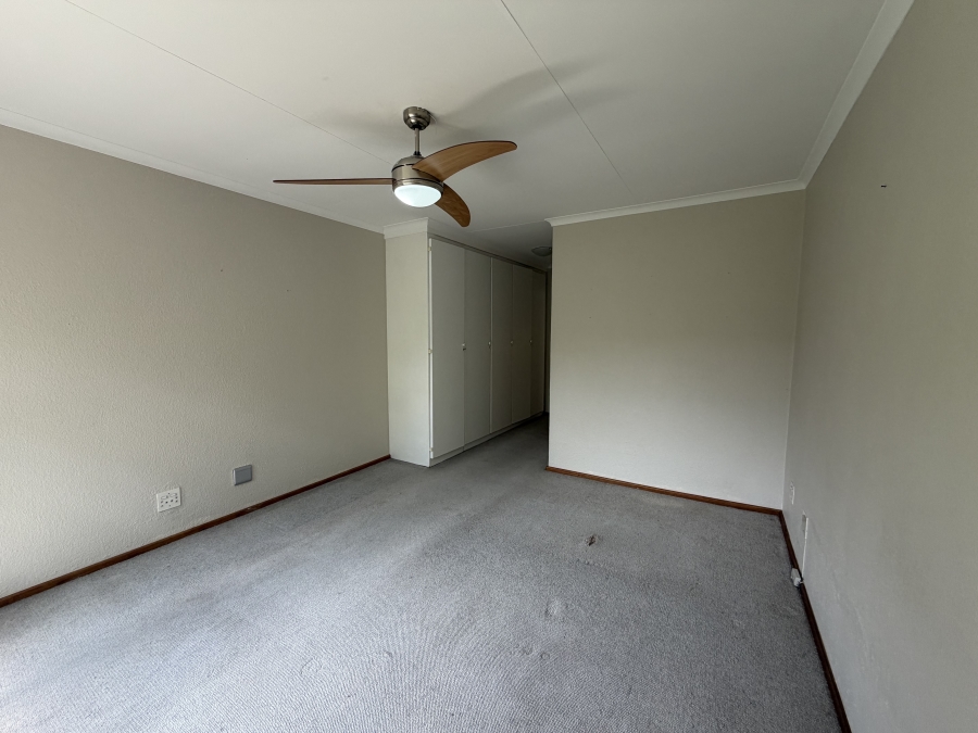 2 Bedroom Property for Sale in Magaliessig Gauteng