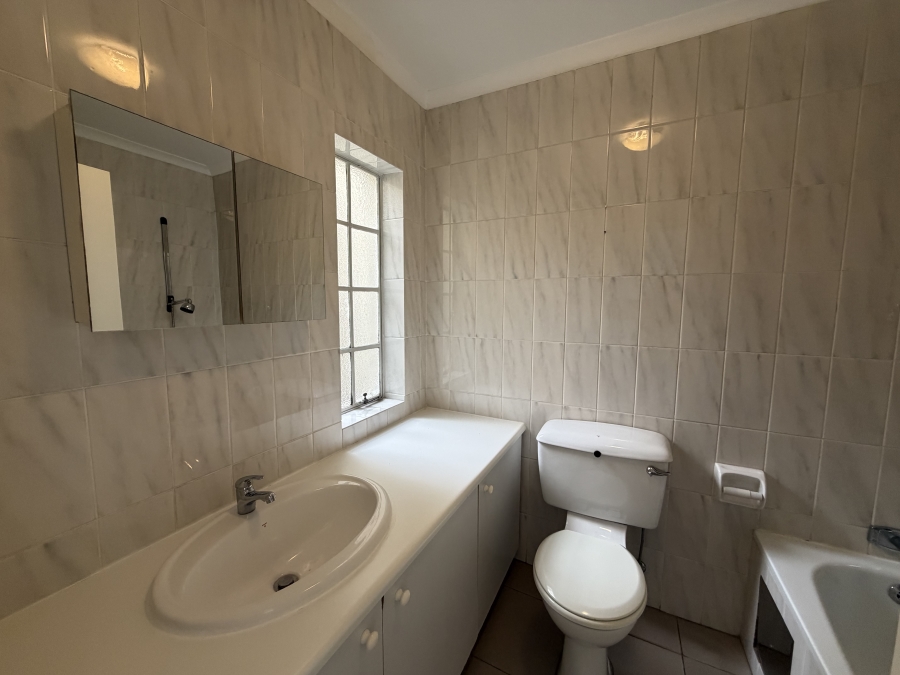 2 Bedroom Property for Sale in Magaliessig Gauteng