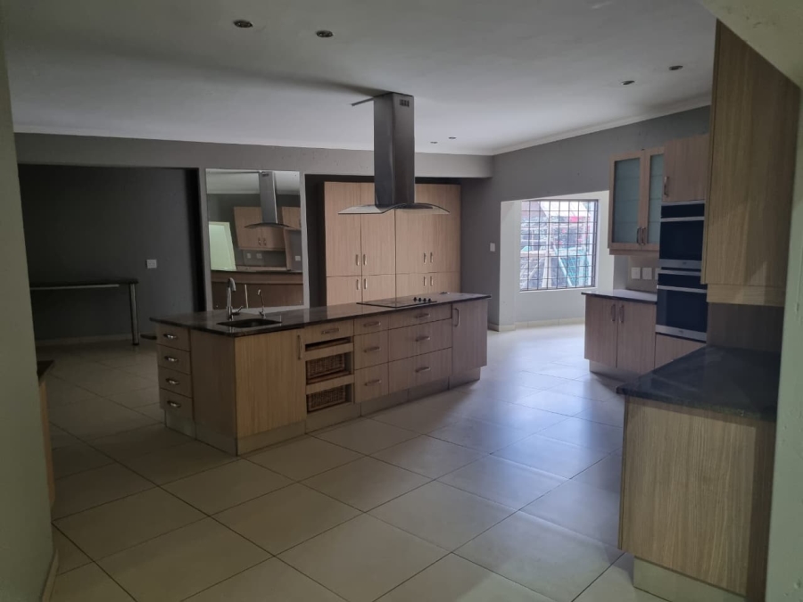 6 Bedroom Property for Sale in Bryanston Gauteng