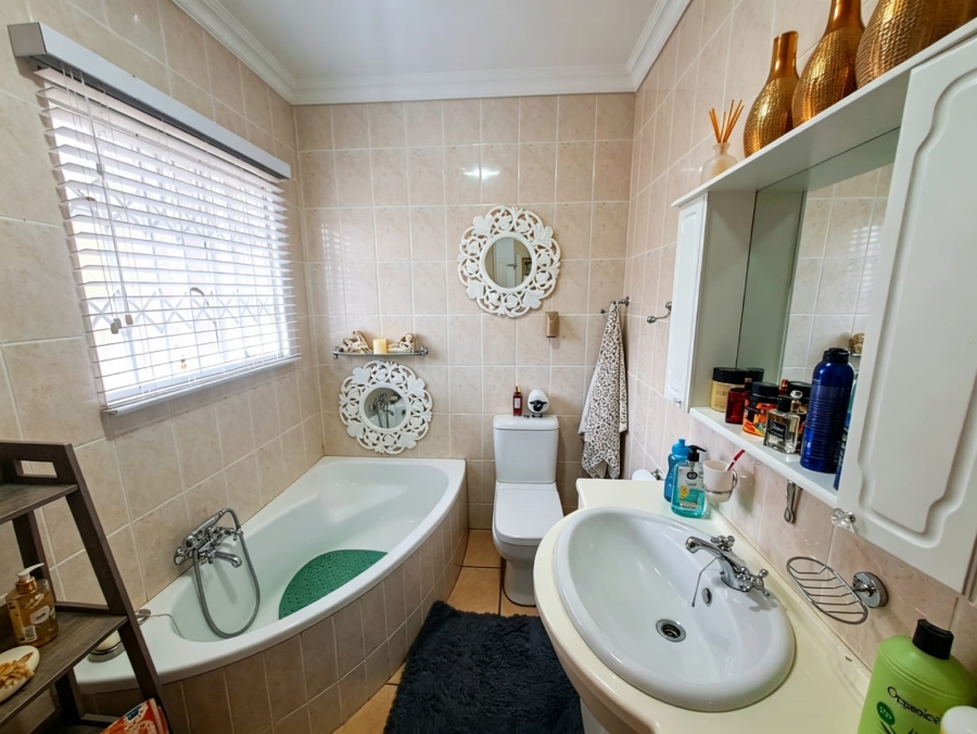 To Let 3 Bedroom Property for Rent in Three Rivers Gauteng