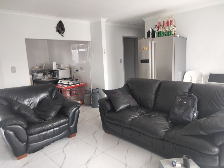 2 Bedroom Property for Sale in Sonneglans Gauteng