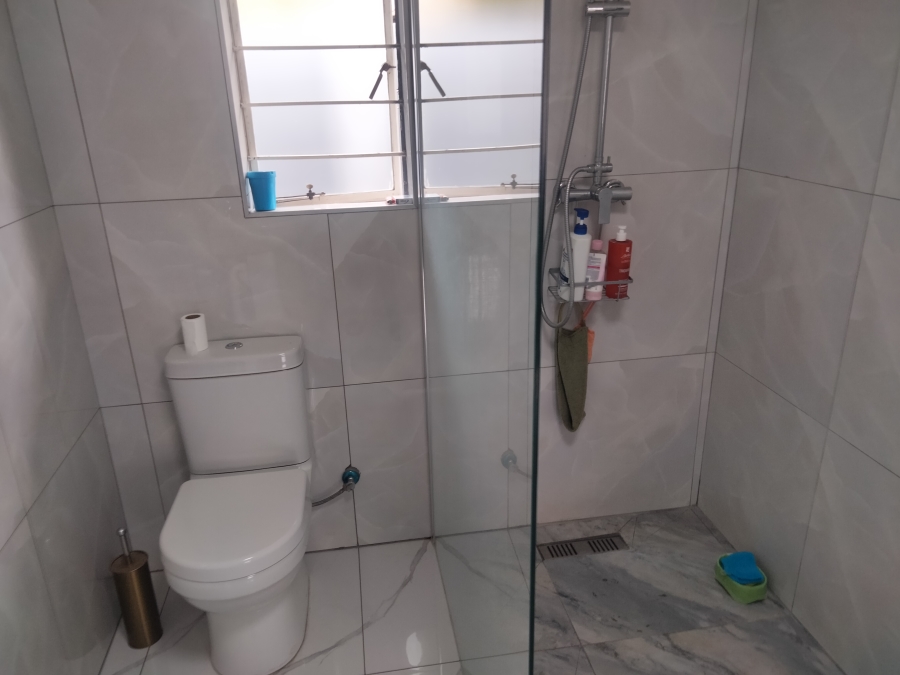 2 Bedroom Property for Sale in Sonneglans Gauteng