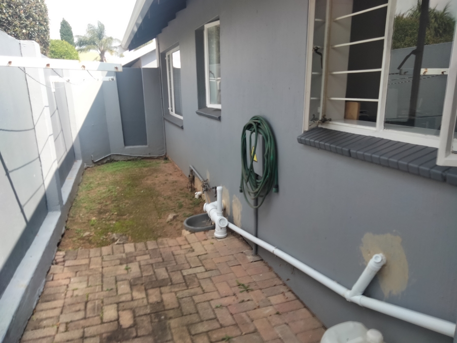 2 Bedroom Property for Sale in Sonneglans Gauteng