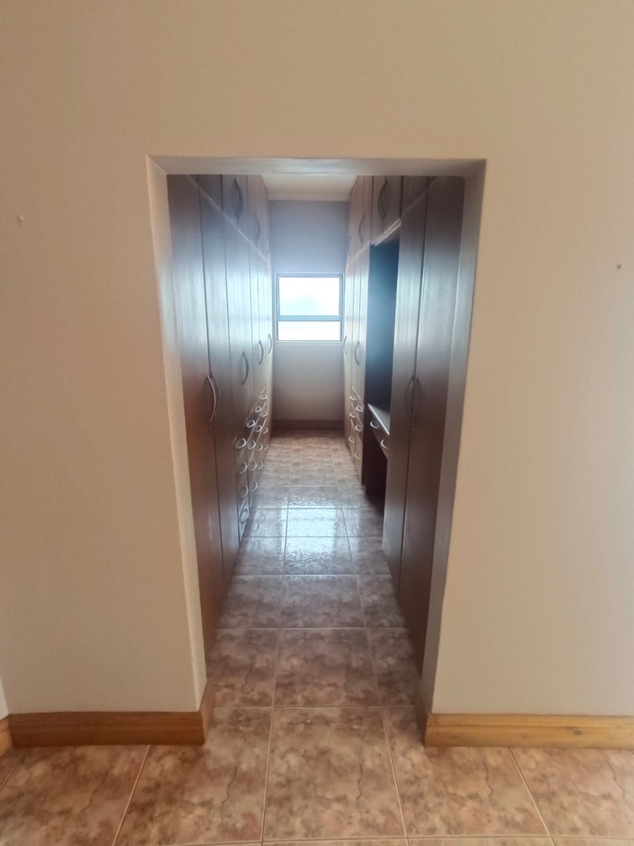 6 Bedroom Property for Sale in Montana Park Gauteng